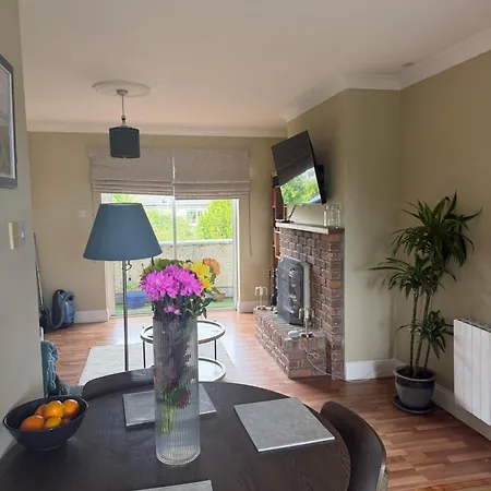 Cosy 1 Bedroom Near Sea&barna Woods *