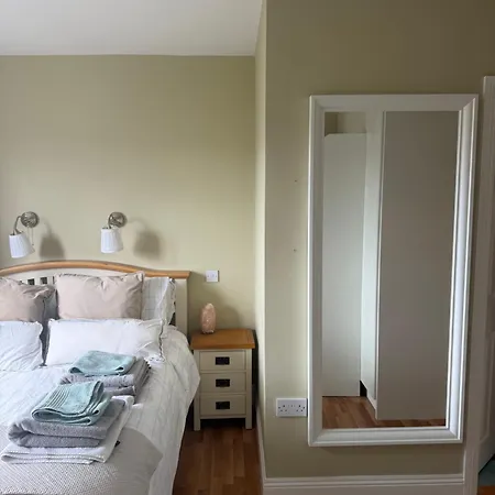 Lägenhet Cosy 1 Bedroom Near Sea&barna Woods