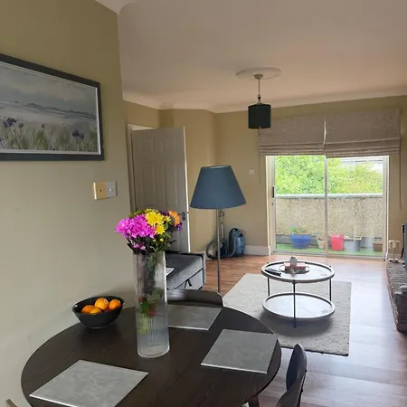 Cosy 1 Bedroom Near Sea&barna Woods Lägenhet